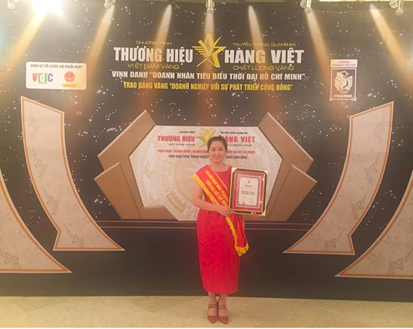 Ban lãnh đạo Công ty CP Marphavet nhận giải thưởng “Doanh nhân tiêu biểu thời đại Hồ Chí Minh” - Tập đoàn Đức Hạnh Marphavet BMG - XEVIP.ICU