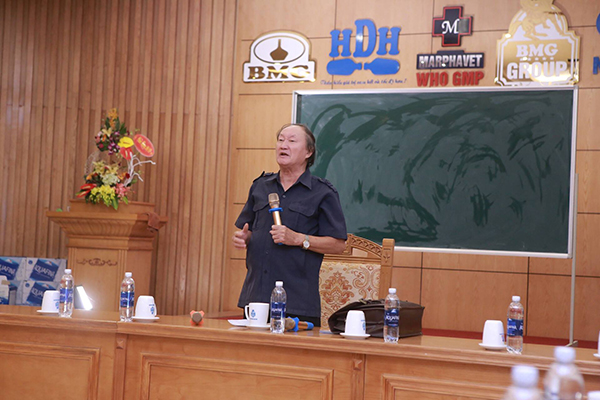 Chuyên gia Kinh tế Nguyễn Quốc Phồn diễn thuyết tại Tập đoàn Đức Hạnh BMG - Tập đoàn Đức Hạnh Marphavet BMG - XEVIP.ICU