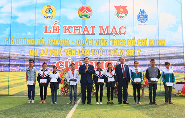 Khai mạc Giải bóng đá Thị xã Phổ Yên Cúp BMG - Tập đoàn Đức Hạnh Marphavet BMG - XEVIP.ICU