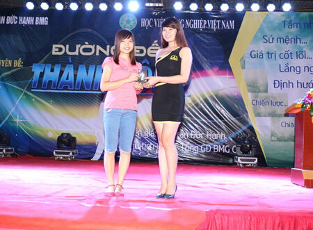Đêm giao lưu “Đường đến thành công” với hơn 5000 sinh viên Học Viện Nông nghiệp Việt Nam (VNUA) - Tập đoàn Đức Hạnh Marphavet BMG - XEVIP.ICU
