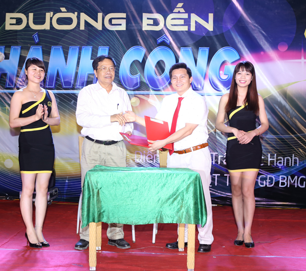 Đêm giao lưu “Đường đến thành công” với hơn 5000 sinh viên Học Viện Nông nghiệp Việt Nam (VNUA) - Tập đoàn Đức Hạnh Marphavet BMG - XEVIP.ICU