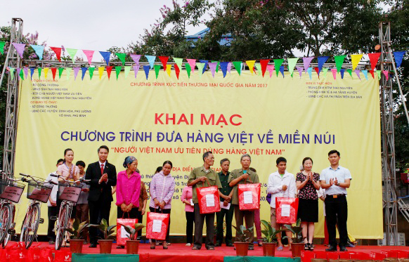 MPV tham dự Chương trình “Đưa hàng Việt về miền núi” - Tập đoàn Đức Hạnh Marphavet BMG - XEVIP.ICU