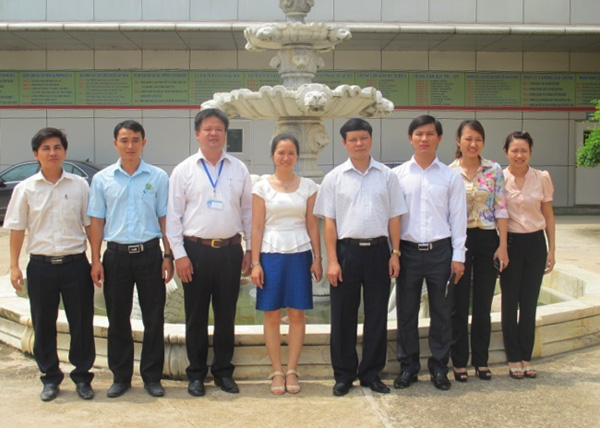 Chủ tịch Liên đoàn Lao động tỉnh Thái Nguyên thăm và tặng quà cho công ty MARPHAVET - Tập đoàn Đức Hạnh Marphavet BMG - XEVIP.ICU
