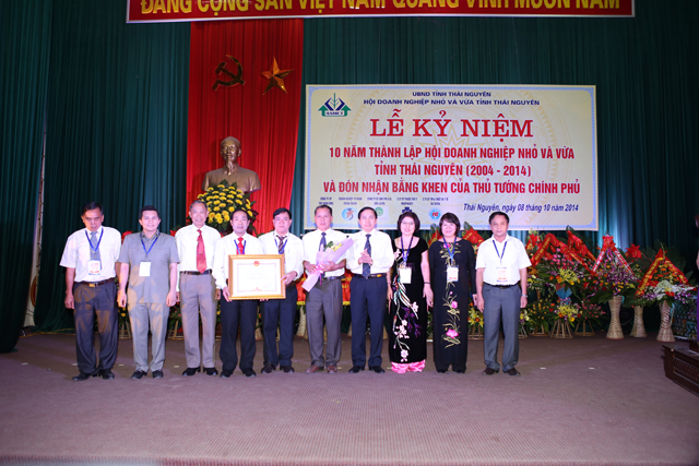 Hội Doanh nghiệp nhỏ và vừa tỉnh: Đón nhận Bằng khen của Thủ tướng Chính phủ - Tập đoàn Đức Hạnh Marphavet BMG - XEVIP.ICU