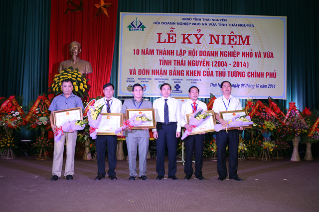 Hội Doanh nghiệp nhỏ và vừa tỉnh: Đón nhận Bằng khen của Thủ tướng Chính phủ - Tập đoàn Đức Hạnh Marphavet BMG - XEVIP.ICU