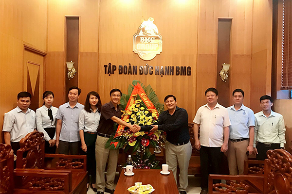 Tập đoàn BMG vinh dự đón tiếp các đơn vị đến chúc mừng nhân Ngày Doanh nhân Việt Nam 13/10 - Tập đoàn Đức Hạnh Marphavet BMG - XEVIP.ICU
