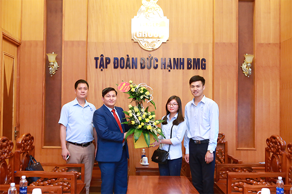 Tập đoàn BMG vinh dự đón tiếp các đơn vị đến chúc mừng nhân Ngày Doanh nhân Việt Nam 13/10 - Tập đoàn Đức Hạnh Marphavet BMG - XEVIP.ICU