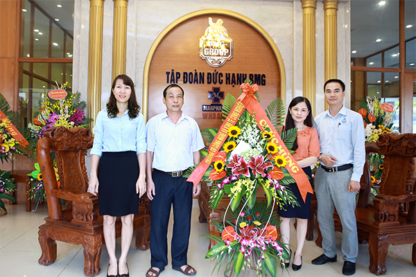 Tập đoàn BMG vinh dự đón tiếp các đơn vị đến chúc mừng nhân Ngày Doanh nhân Việt Nam 13/10 - Tập đoàn Đức Hạnh Marphavet BMG - XEVIP.ICU