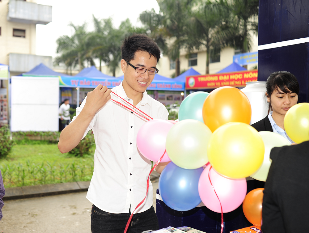Tham dự triển lãm “Thành tựu 20 năm đào tạo và khoa học công nghệ ĐH Thái Nguyên (1994 -2026) - Tập đoàn Đức Hạnh Marphavet BMG - XEVIP.ICU