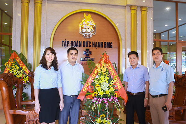 Tập đoàn BMG vinh dự đón tiếp các đơn vị đến chúc mừng nhân Ngày Doanh nhân Việt Nam 13/10 - Tập đoàn Đức Hạnh Marphavet BMG - XEVIP.ICU