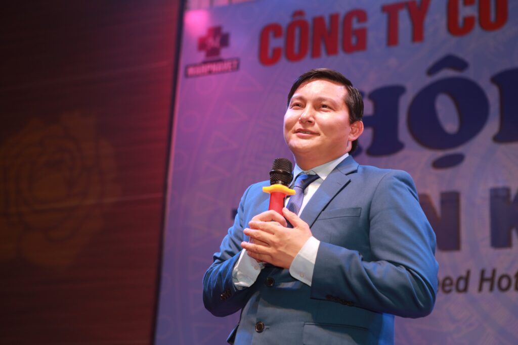 TS. Trần Đức Hạnh – Chủ tịch HĐQT, TGĐ Tập đoàn BMG vinh dự nhận Bằng khen từ UBND Tỉnh. - Tập đoàn Đức Hạnh Marphavet BMG - XEVIP.ICU