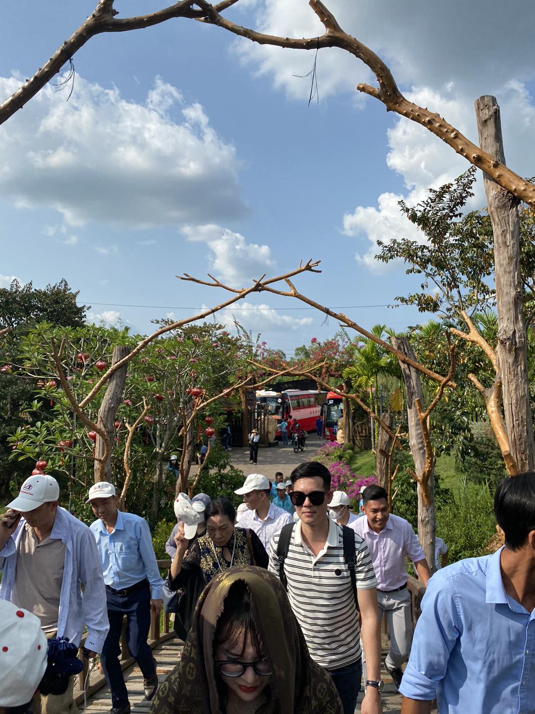 ĐỜI ĐỜI NHỚ ƠN NGƯỜI CÓ CÔNG - DU LỊCH CÔN ĐẢO 2026 - Tập đoàn Đức Hạnh Marphavet BMG - XEVIP.ICU