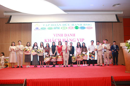 Chương trình tri ân, tặng quà đại lý cấp 1, chúc mừng Quốc tế phụ nữ 8/3 - Tập đoàn Đức Hạnh Marphavet BMG - XEVIP.ICU