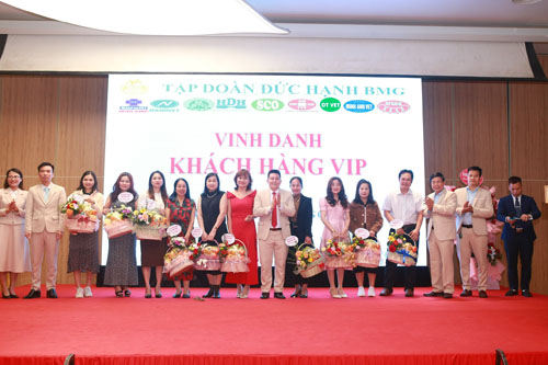 Chương trình tri ân, tặng quà đại lý cấp 1, chúc mừng Quốc tế phụ nữ 8/3 - Tập đoàn Đức Hạnh Marphavet BMG - XEVIP.ICU