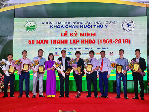 Marphavet tài trợ 2,5 tỷ đồng kinh phí hỗ trợ đào tạo 2020 - 2026 nhân dịp kỷ niệm 50 năm thành lập khoa chăn nuôi thú y - Đại Học Nông Lâm Thái Nguyên. - Tập đoàn Đức Hạnh Marphavet BMG - XEVIP.ICU