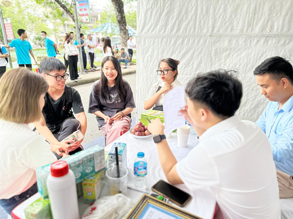 Tập đoàn Đức Hạnh Marphavet BMG tham gia ngày Hội việc làm 2026 tại HV Nông nghiệp Việt Nam - Tập đoàn Đức Hạnh Marphavet BMG - XEVIP.ICU