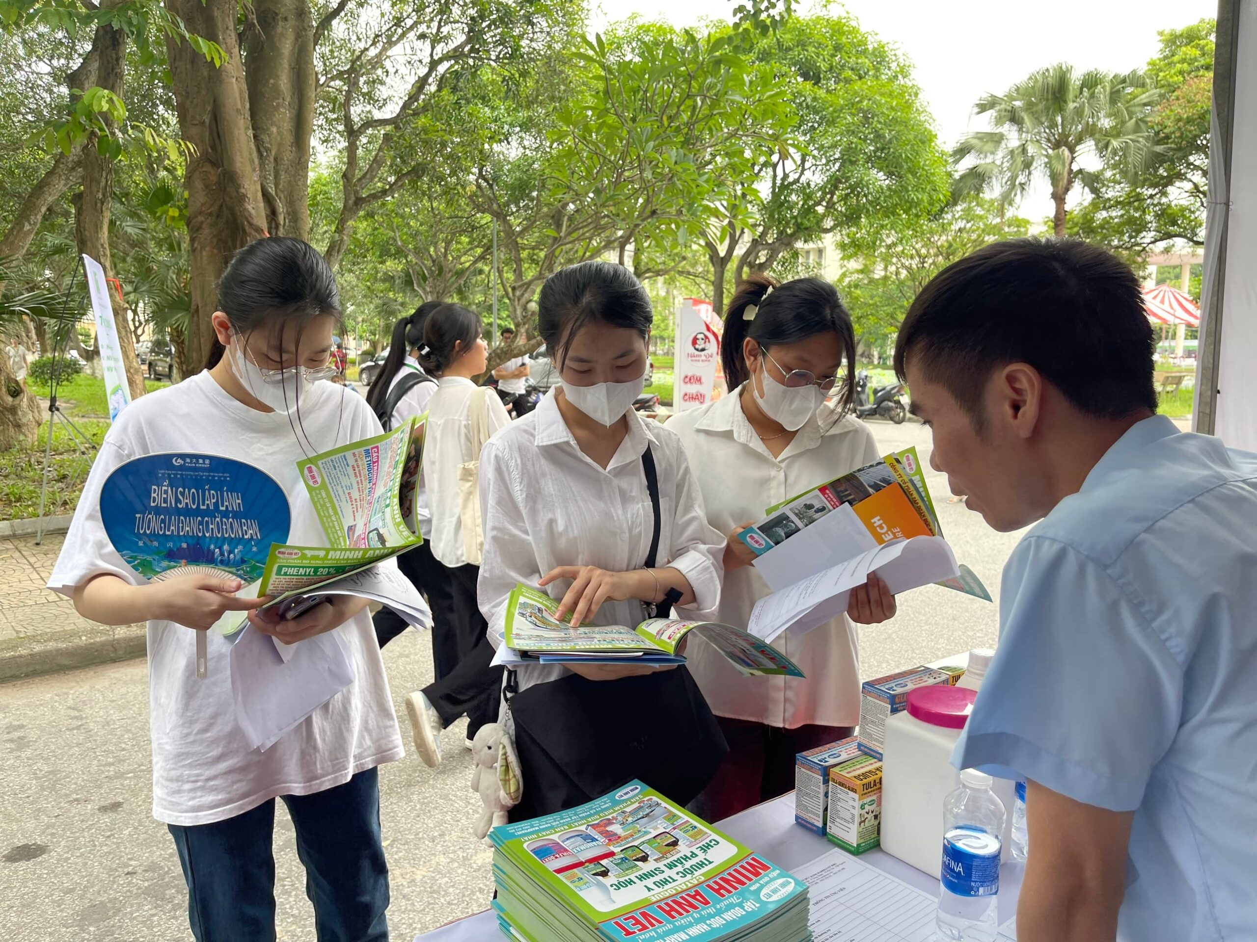 Tập đoàn Đức Hạnh Marphavet BMG tham gia sự kiện Ngày hội việc làm và kết nối doanh nghiệp năm 2026 - Tập đoàn Đức Hạnh Marphavet BMG - XEVIP.ICU