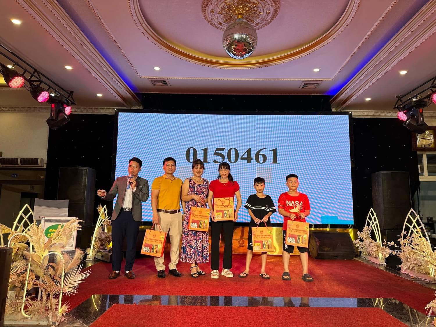 Tour Cát Bà ngày 2-3/7 với hơn 350 quý khách hàng của Tập đoàn Đức Hạnh Marphavet BMG - Tập đoàn Đức Hạnh Marphavet BMG - XEVIP.ICU