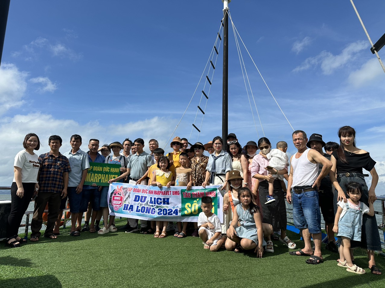 Hơn1.200 đại lý và khách hàng tham gia tour thành phố biển Hạ Long - Tập đoàn Đức Hạnh Marphavet BMG - XEVIP.ICU