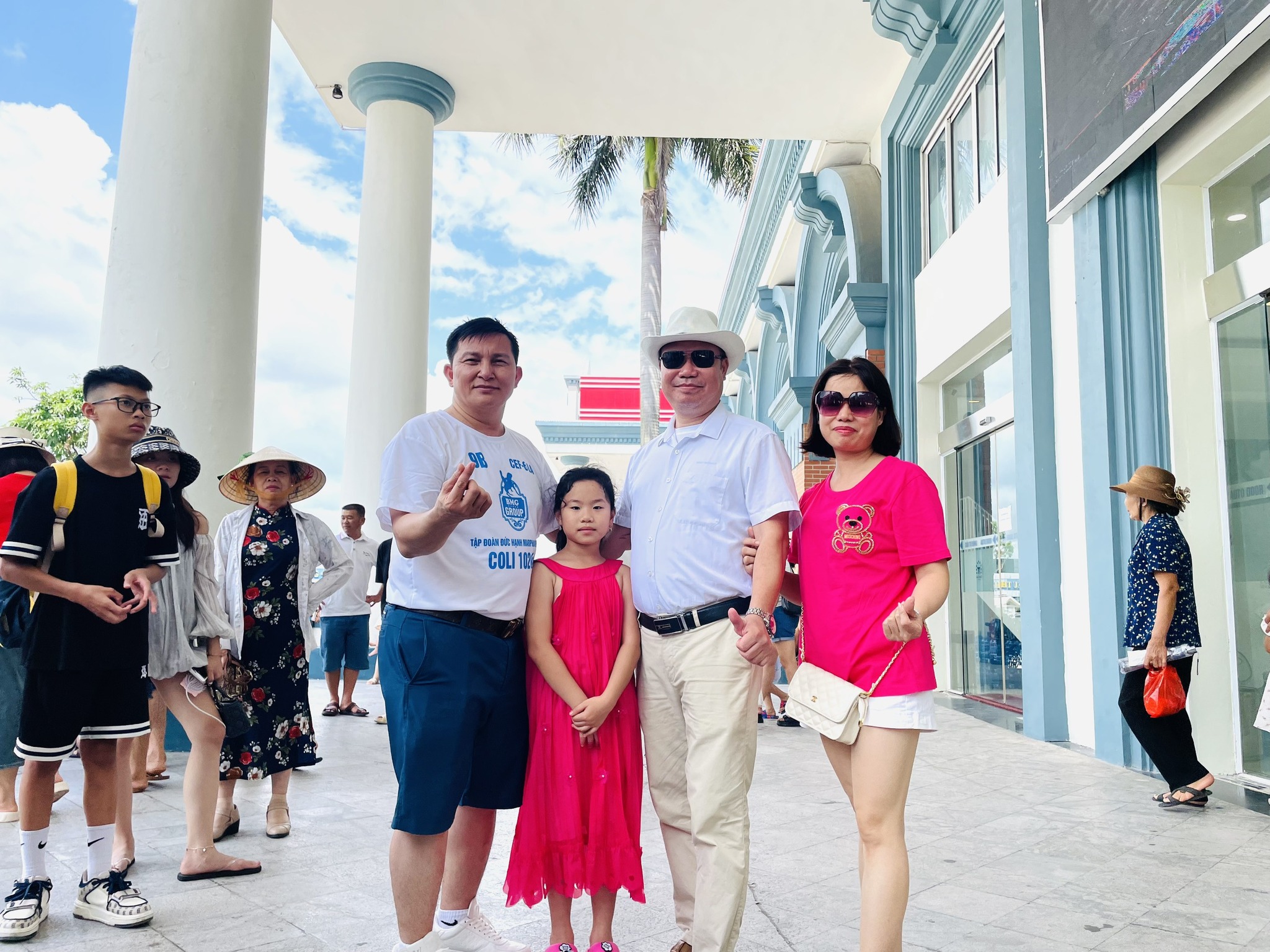 Hơn1.200 đại lý và khách hàng tham gia tour thành phố biển Hạ Long - Tập đoàn Đức Hạnh Marphavet BMG - XEVIP.ICU