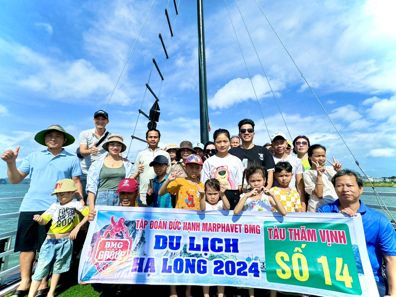 Hơn1.200 đại lý và khách hàng tham gia tour thành phố biển Hạ Long - Tập đoàn Đức Hạnh Marphavet BMG - XEVIP.ICU