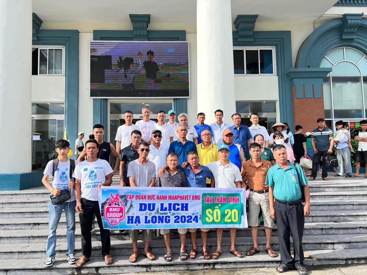 Hơn1.200 đại lý và khách hàng tham gia tour thành phố biển Hạ Long - Tập đoàn Đức Hạnh Marphavet BMG - XEVIP.ICU