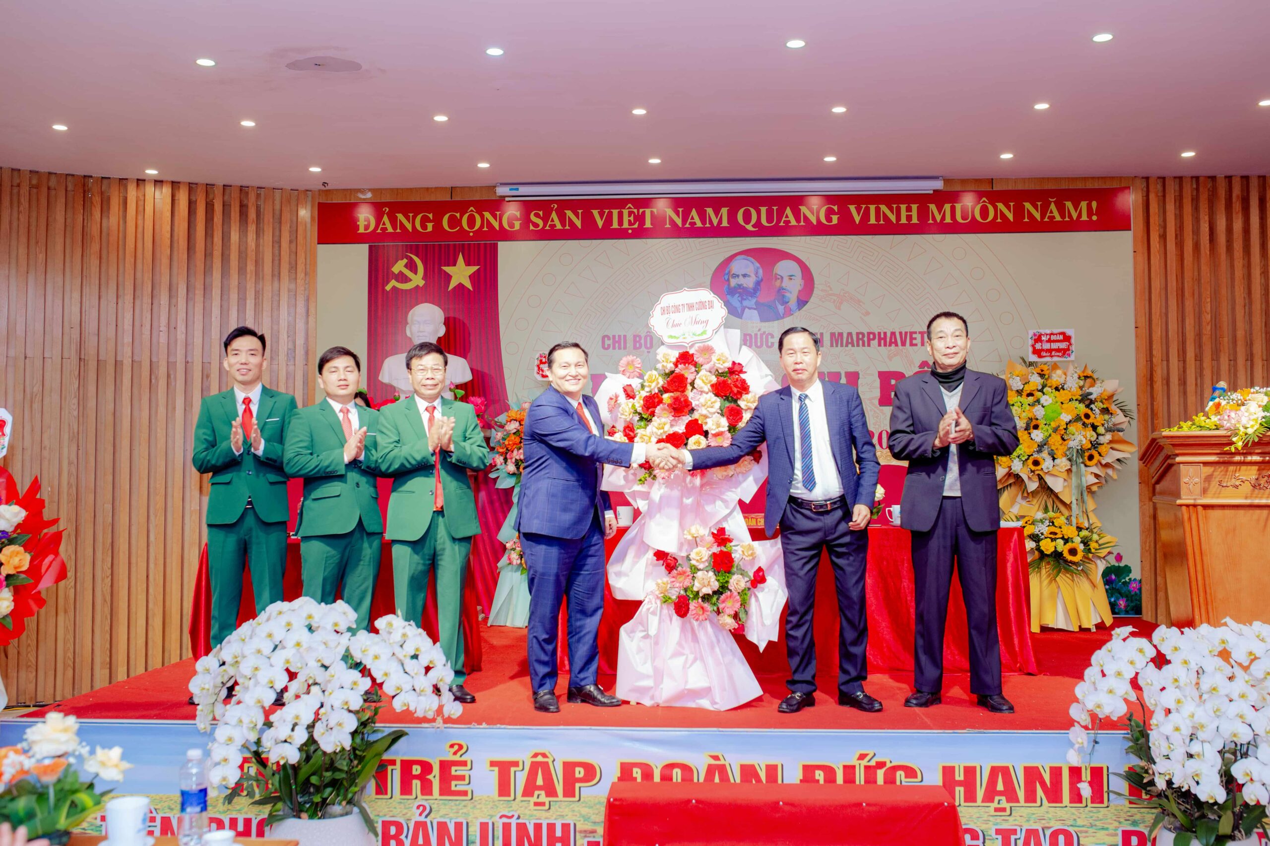 ĐẠI HỘI ĐẢNG TẬP ĐOÀN ĐỨC HẠNH MARPHAVET BMG NHIỆM KỲ 2025-2026 - Tập đoàn Đức Hạnh Marphavet BMG - XEVIP.ICU