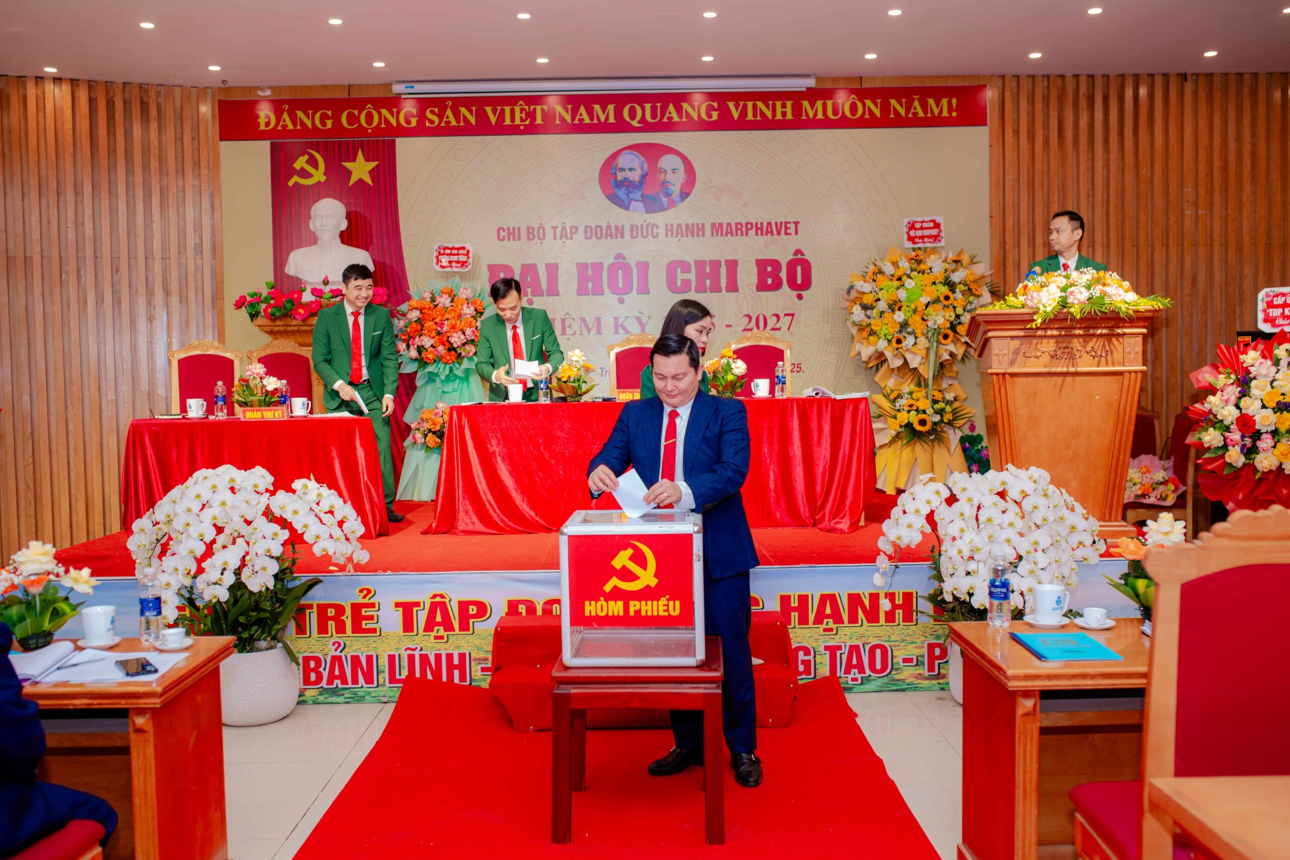 ĐẠI HỘI ĐẢNG TẬP ĐOÀN ĐỨC HẠNH MARPHAVET BMG NHIỆM KỲ 2025-2026 - Tập đoàn Đức Hạnh Marphavet BMG - XEVIP.ICU