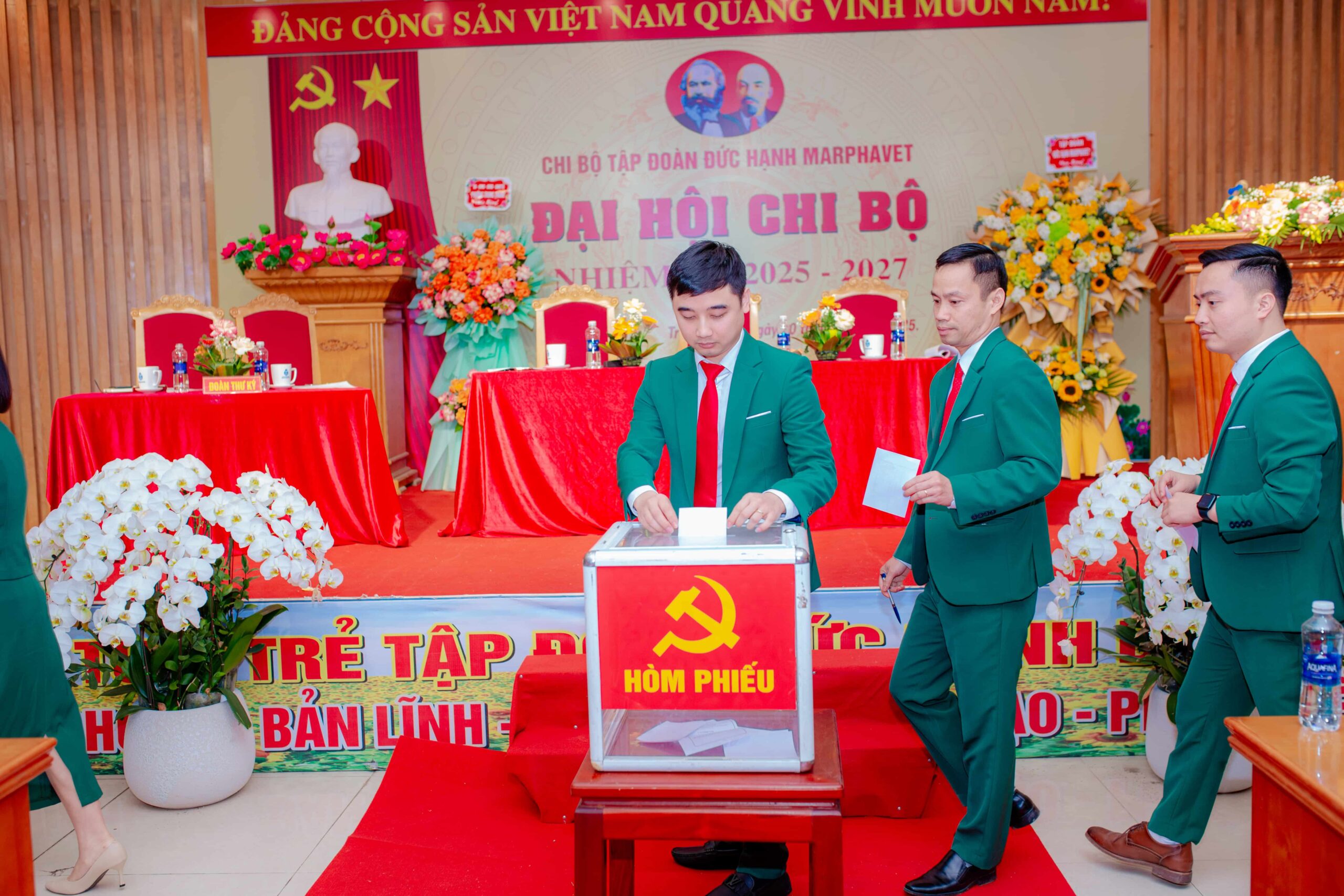 ĐẠI HỘI ĐẢNG TẬP ĐOÀN ĐỨC HẠNH MARPHAVET BMG NHIỆM KỲ 2025-2026 - Tập đoàn Đức Hạnh Marphavet BMG - XEVIP.ICU