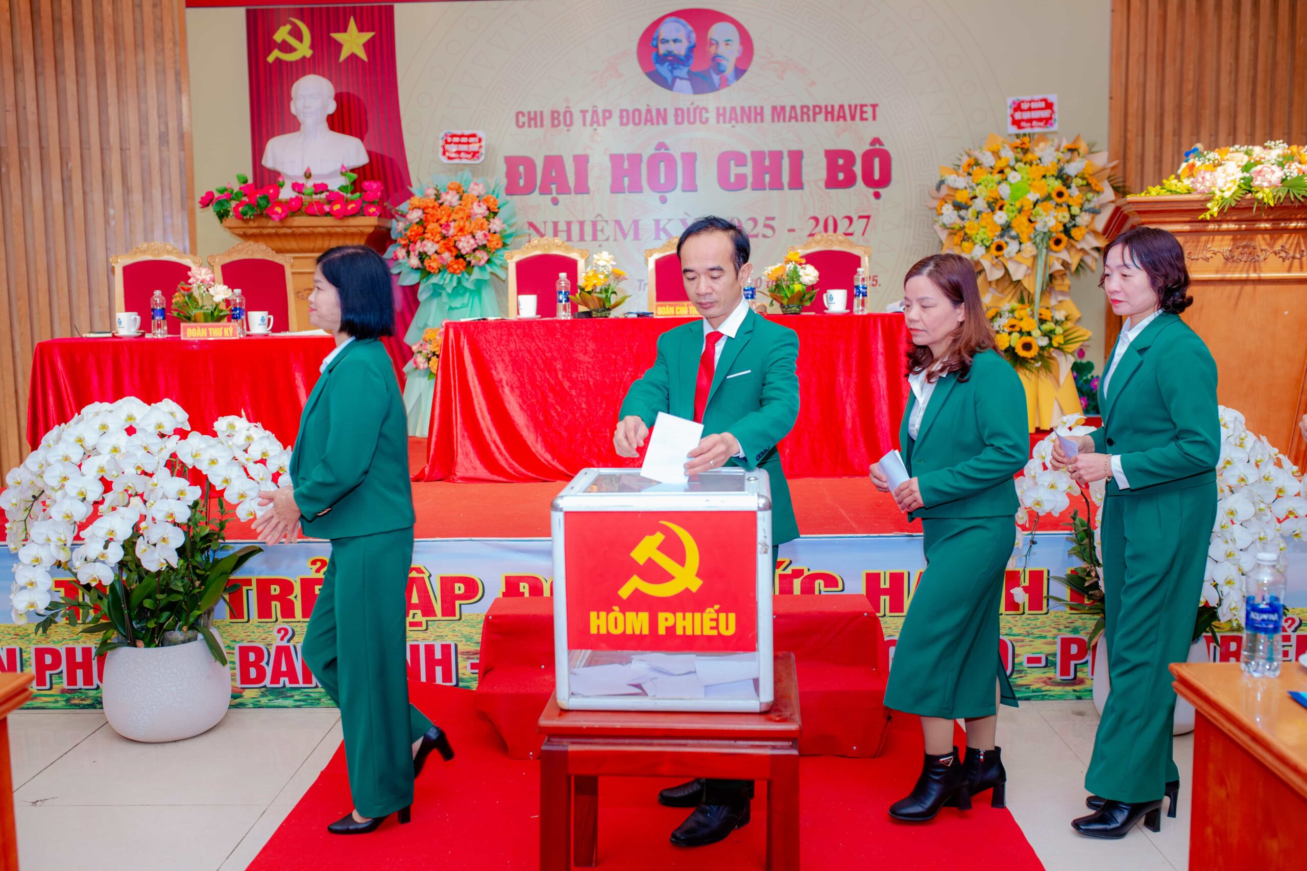 ĐẠI HỘI ĐẢNG TẬP ĐOÀN ĐỨC HẠNH MARPHAVET BMG NHIỆM KỲ 2025-2026 - Tập đoàn Đức Hạnh Marphavet BMG - XEVIP.ICU