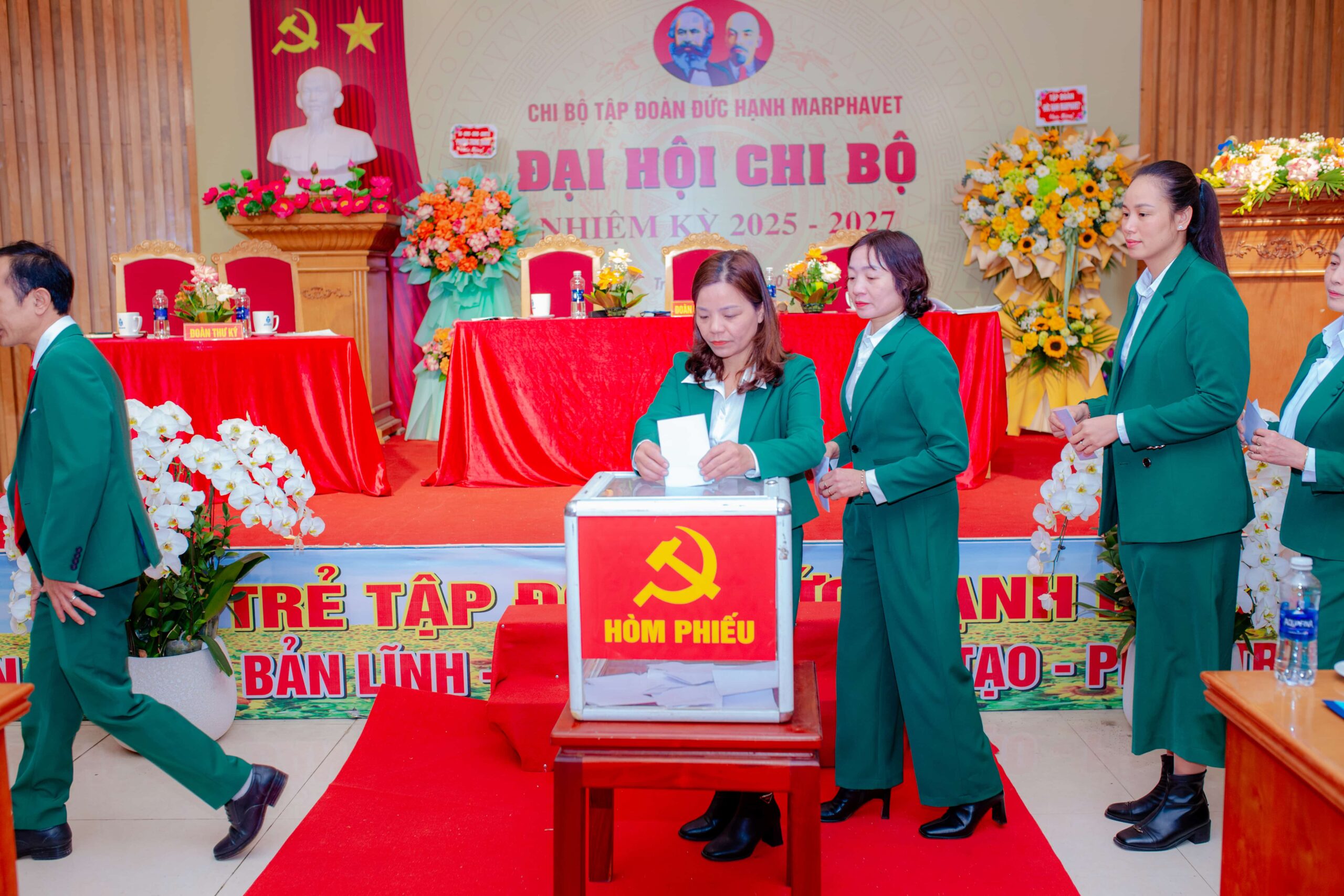 ĐẠI HỘI ĐẢNG TẬP ĐOÀN ĐỨC HẠNH MARPHAVET BMG NHIỆM KỲ 2025-2026 - Tập đoàn Đức Hạnh Marphavet BMG - XEVIP.ICU