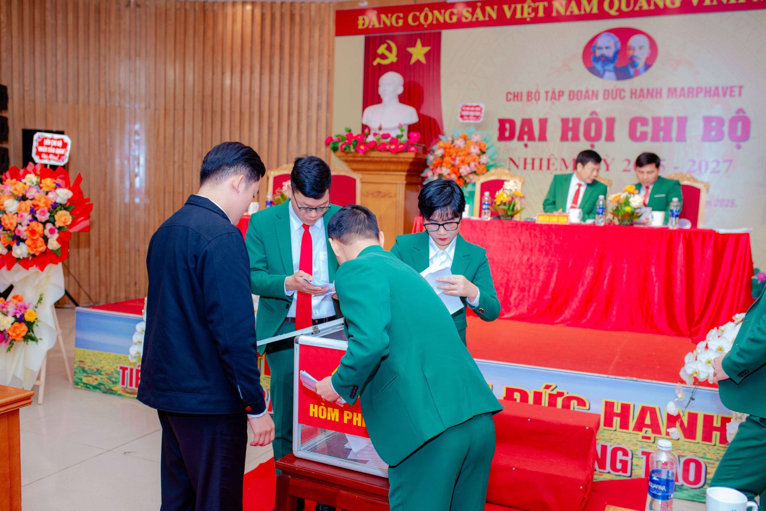 ĐẠI HỘI ĐẢNG TẬP ĐOÀN ĐỨC HẠNH MARPHAVET BMG NHIỆM KỲ 2025-2026 - Tập đoàn Đức Hạnh Marphavet BMG - XEVIP.ICU