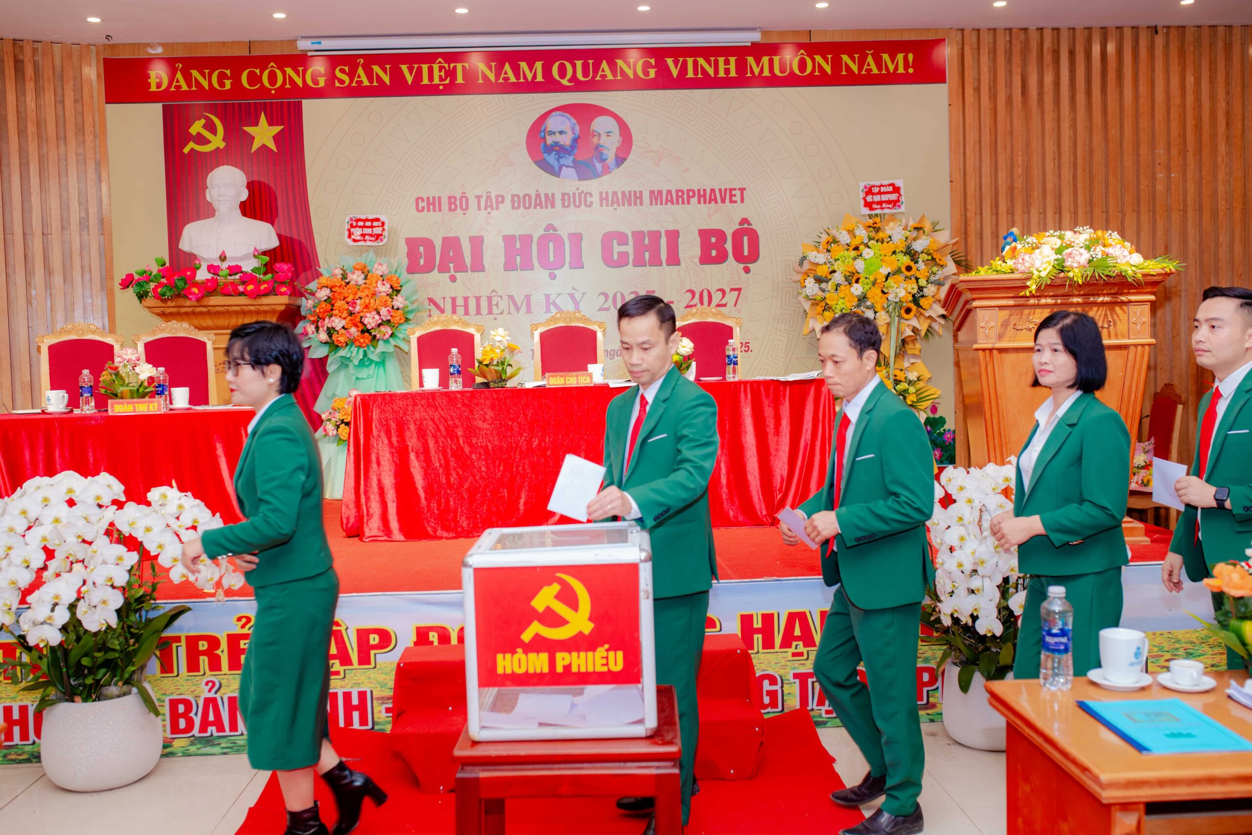 ĐẠI HỘI ĐẢNG TẬP ĐOÀN ĐỨC HẠNH MARPHAVET BMG NHIỆM KỲ 2025-2026 - Tập đoàn Đức Hạnh Marphavet BMG - XEVIP.ICU