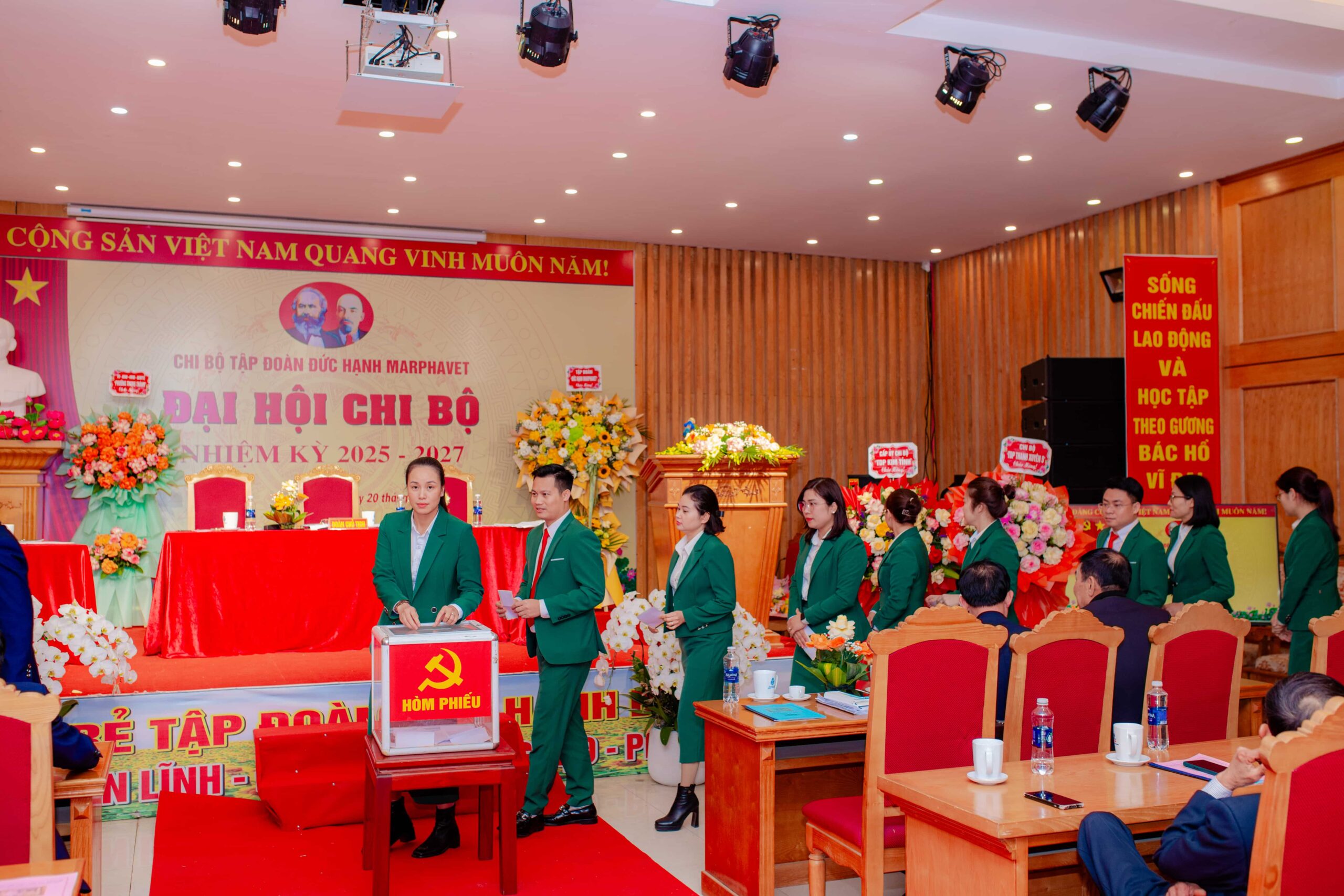 ĐẠI HỘI ĐẢNG TẬP ĐOÀN ĐỨC HẠNH MARPHAVET BMG NHIỆM KỲ 2025-2026 - Tập đoàn Đức Hạnh Marphavet BMG - XEVIP.ICU