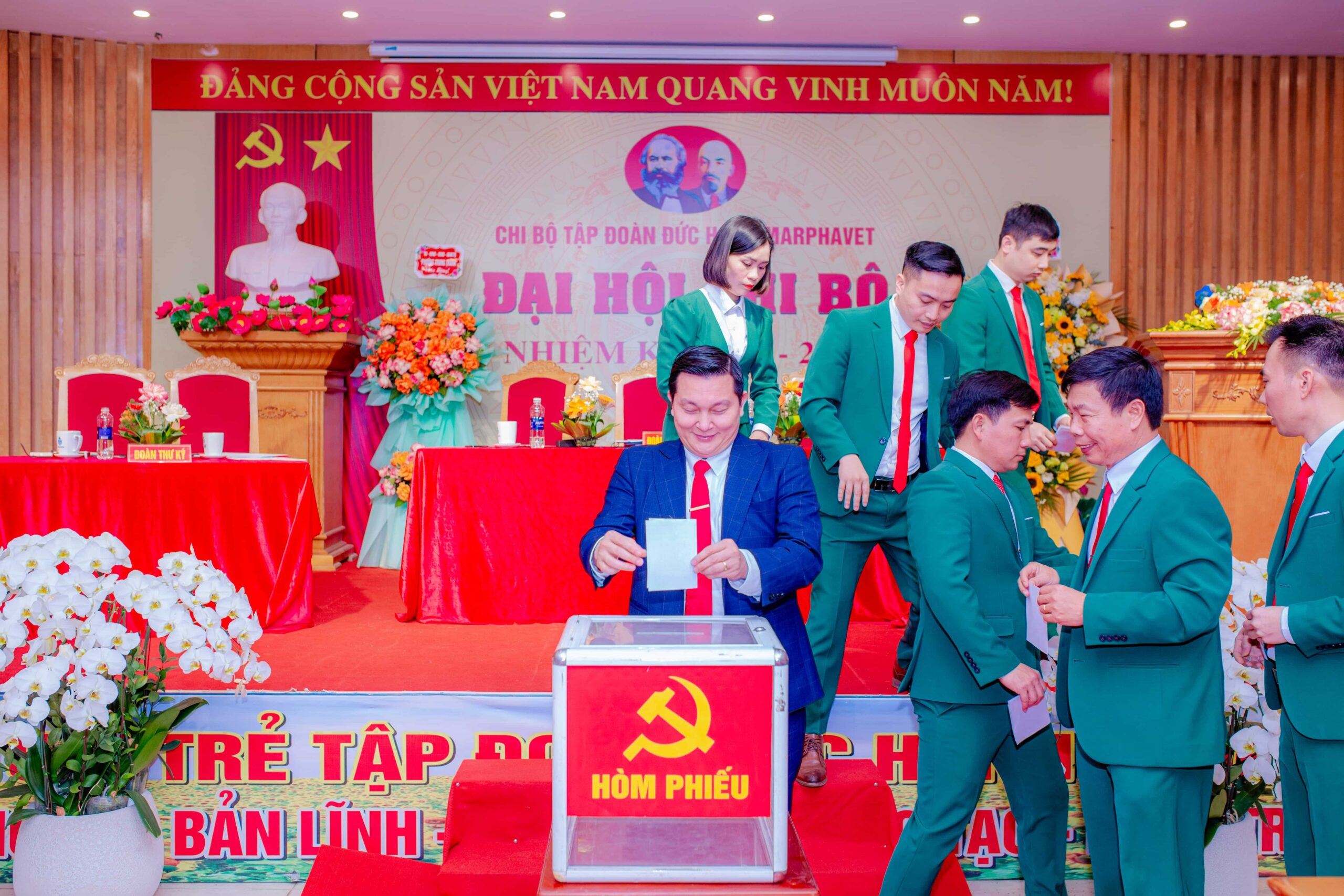 ĐẠI HỘI ĐẢNG TẬP ĐOÀN ĐỨC HẠNH MARPHAVET BMG NHIỆM KỲ 2025-2026 - Tập đoàn Đức Hạnh Marphavet BMG - XEVIP.ICU