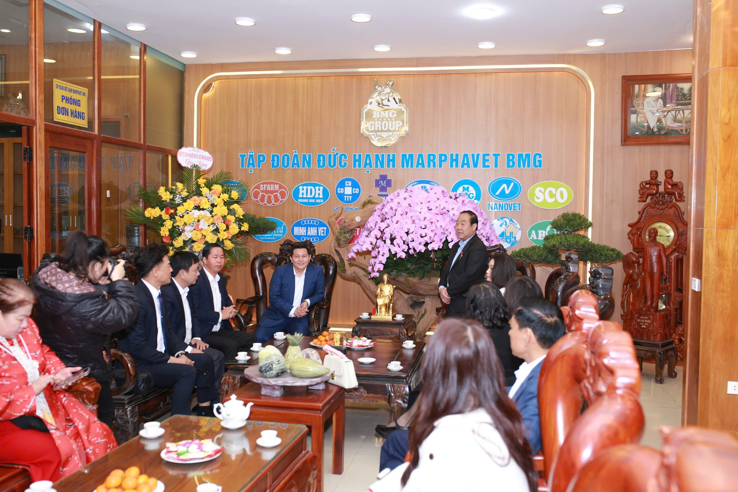Hiệp hội Doanh nghiệp Vừa và Nhỏ Thành phố Thái Nguyên đến chúc Tết Tập đoàn Đức Hạnh Marphavet BMG – Xuân Ất Tỵ 2026 - Tập đoàn Đức Hạnh Marphavet BMG - XEVIP.ICU