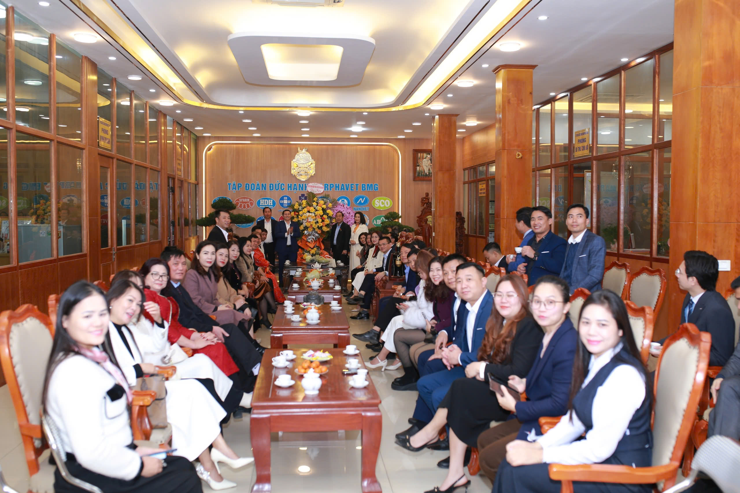 Hiệp hội Doanh nghiệp Vừa và Nhỏ Thành phố Thái Nguyên đến chúc Tết Tập đoàn Đức Hạnh Marphavet BMG – Xuân Ất Tỵ 2026 - Tập đoàn Đức Hạnh Marphavet BMG - XEVIP.ICU