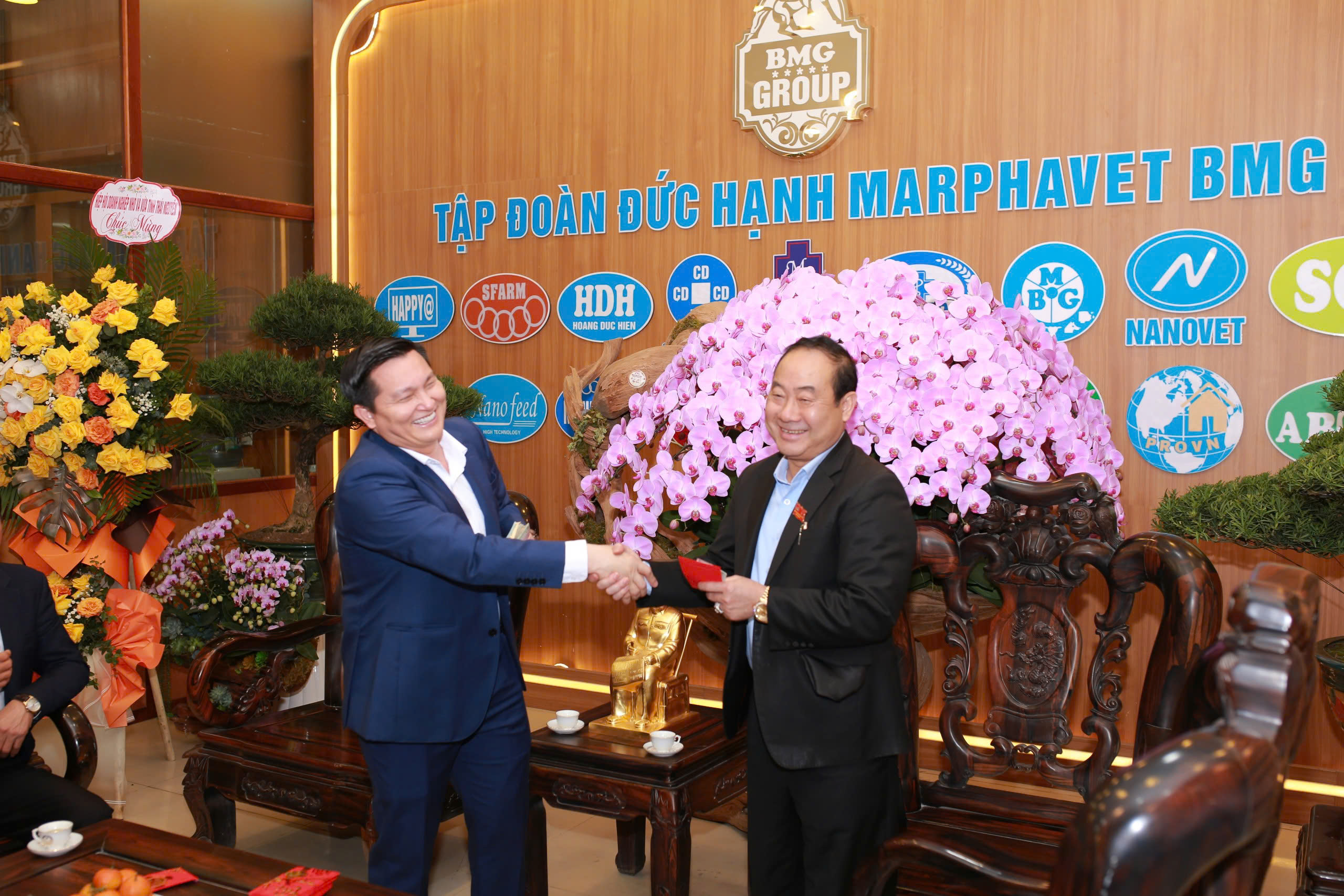 Hiệp hội Doanh nghiệp Vừa và Nhỏ Thành phố Thái Nguyên đến chúc Tết Tập đoàn Đức Hạnh Marphavet BMG – Xuân Ất Tỵ 2026 - Tập đoàn Đức Hạnh Marphavet BMG - XEVIP.ICU