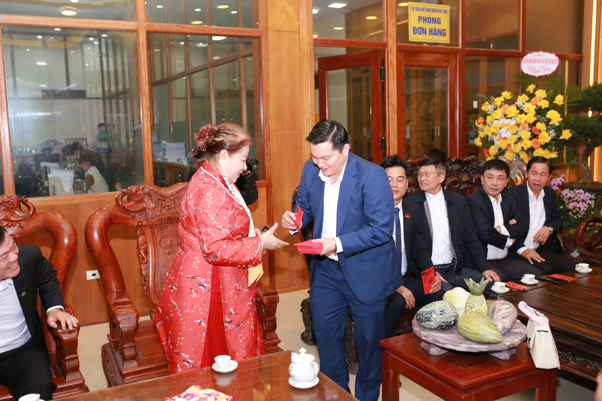 Hiệp hội Doanh nghiệp Vừa và Nhỏ Thành phố Thái Nguyên đến chúc Tết Tập đoàn Đức Hạnh Marphavet BMG – Xuân Ất Tỵ 2026 - Tập đoàn Đức Hạnh Marphavet BMG - XEVIP.ICU