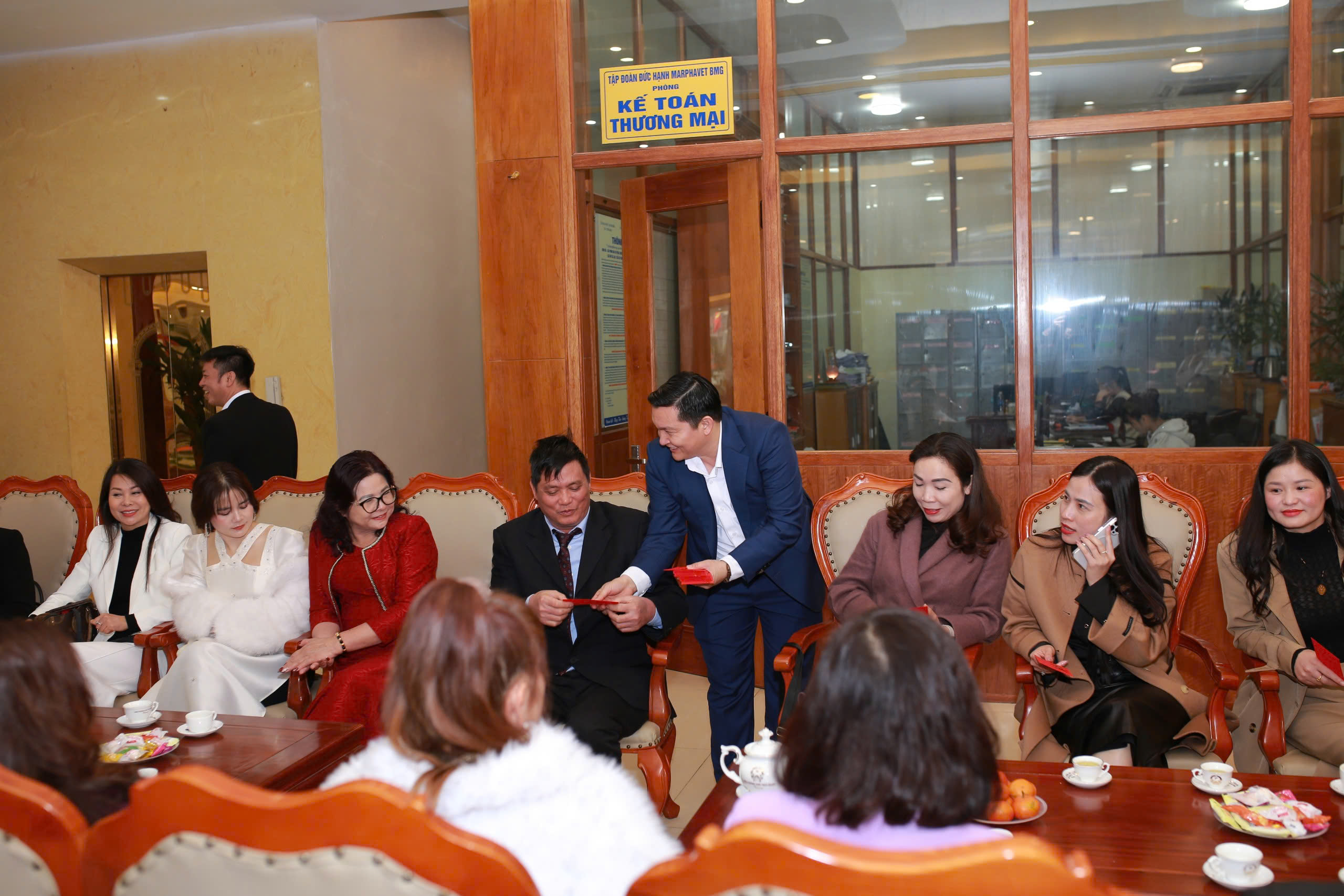 Hiệp hội Doanh nghiệp Vừa và Nhỏ Thành phố Thái Nguyên đến chúc Tết Tập đoàn Đức Hạnh Marphavet BMG – Xuân Ất Tỵ 2026 - Tập đoàn Đức Hạnh Marphavet BMG - XEVIP.ICU