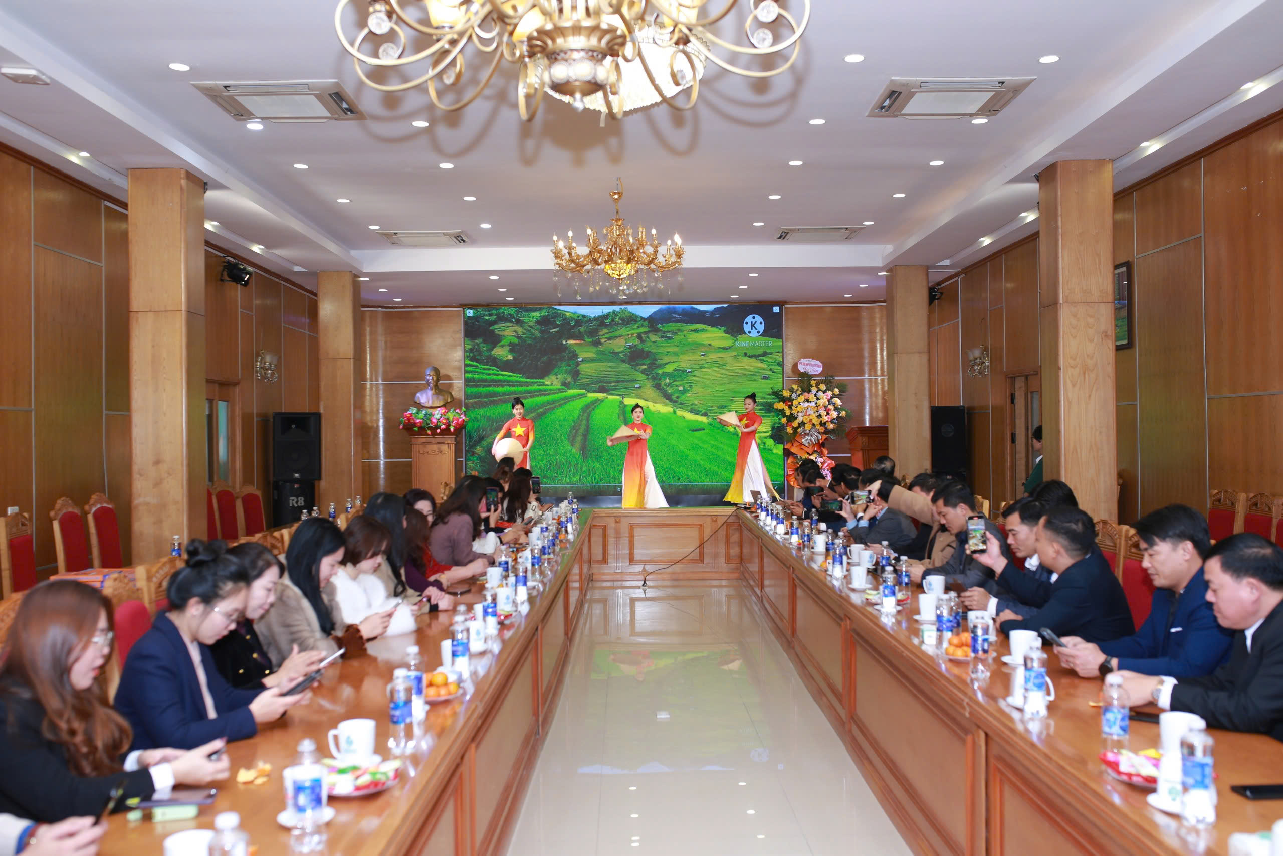 Hiệp hội Doanh nghiệp Vừa và Nhỏ Thành phố Thái Nguyên đến chúc Tết Tập đoàn Đức Hạnh Marphavet BMG – Xuân Ất Tỵ 2026 - Tập đoàn Đức Hạnh Marphavet BMG - XEVIP.ICU