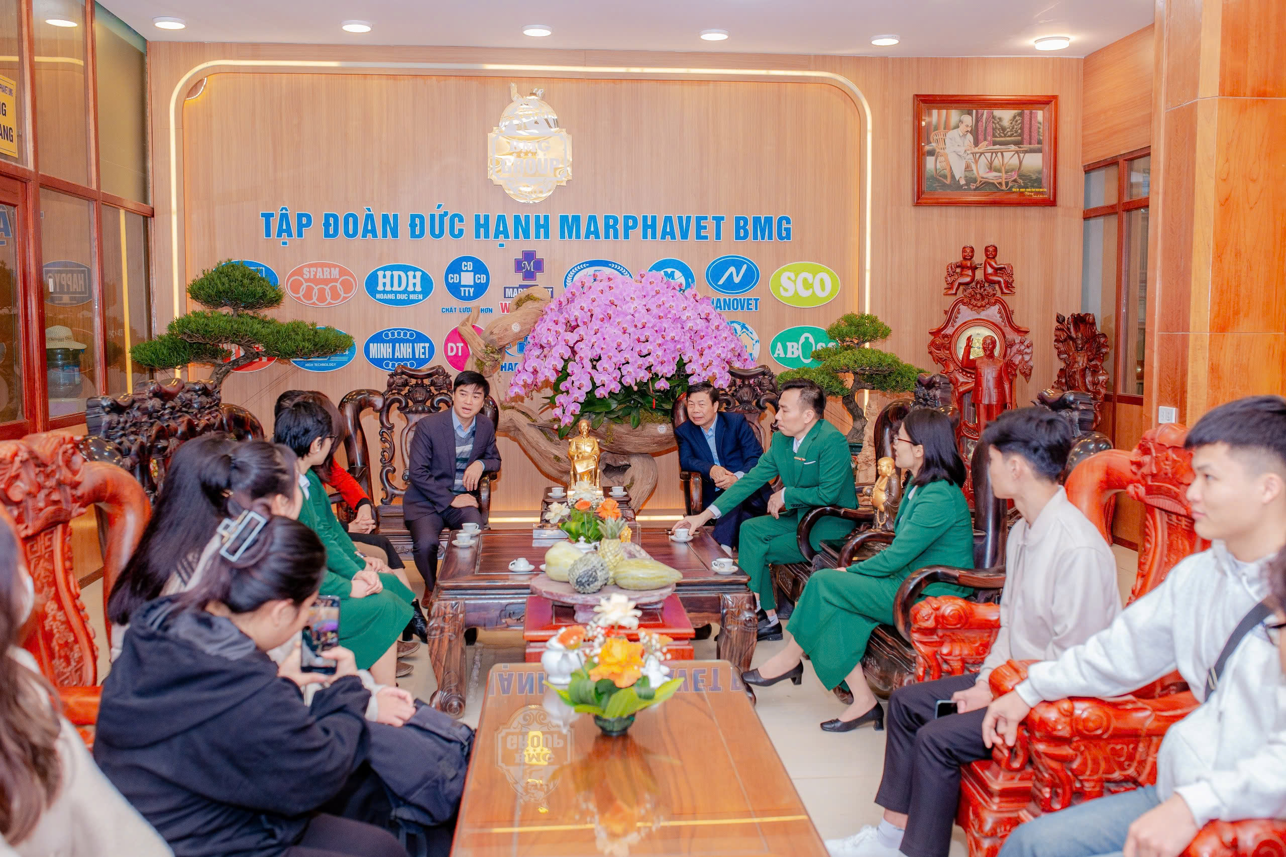 ĐOÀN SINH VIÊN ĐH THỦY LỢI - KHOA CÔNG NGHỆ SINH HỌC ĐẾN THĂM QUAN TT KIỂM NGHIỆM&NGHIÊN CỨU PHÁT TRIỂN CỦA TẬP ĐOÀN ĐỨC HẠNH MARPHAVET - Tập đoàn Đức Hạnh Marphavet BMG - XEVIP.ICU