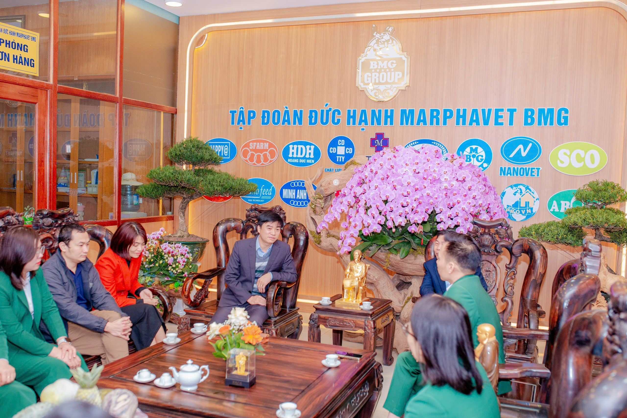 ĐOÀN SINH VIÊN ĐH THỦY LỢI - KHOA CÔNG NGHỆ SINH HỌC ĐẾN THĂM QUAN TT KIỂM NGHIỆM&NGHIÊN CỨU PHÁT TRIỂN CỦA TẬP ĐOÀN ĐỨC HẠNH MARPHAVET - Tập đoàn Đức Hạnh Marphavet BMG - XEVIP.ICU