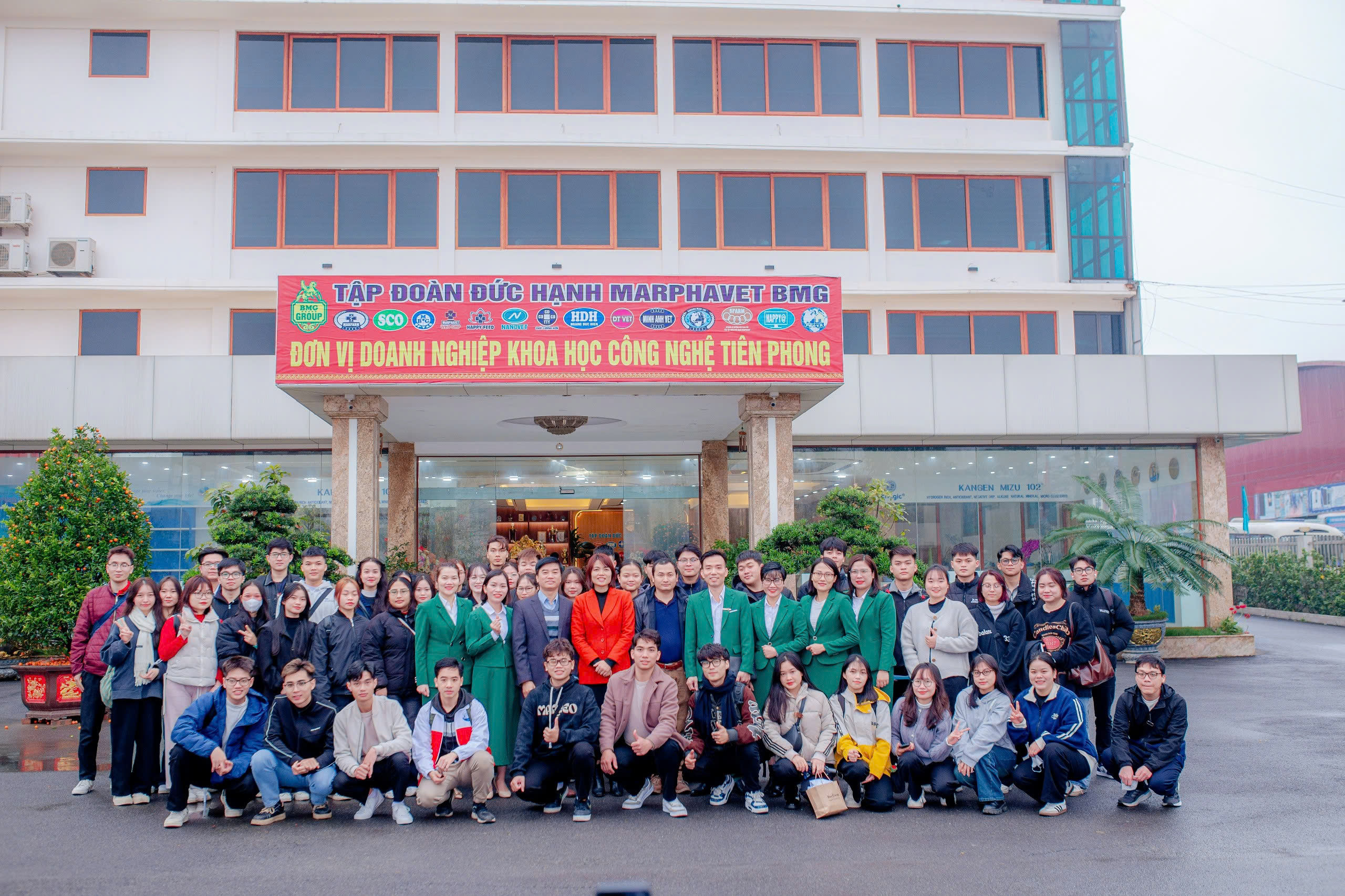 ĐOÀN SINH VIÊN ĐH THỦY LỢI - KHOA CÔNG NGHỆ SINH HỌC ĐẾN THĂM QUAN TT KIỂM NGHIỆM&NGHIÊN CỨU PHÁT TRIỂN CỦA TẬP ĐOÀN ĐỨC HẠNH MARPHAVET - Tập đoàn Đức Hạnh Marphavet BMG - XEVIP.ICU