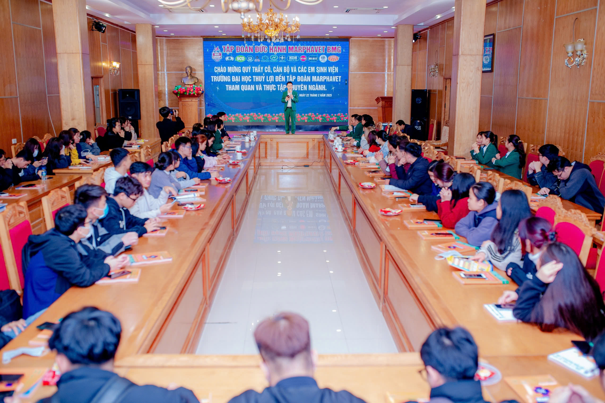 ĐOÀN SINH VIÊN ĐH THỦY LỢI - KHOA CÔNG NGHỆ SINH HỌC ĐẾN THĂM QUAN TT KIỂM NGHIỆM&NGHIÊN CỨU PHÁT TRIỂN CỦA TẬP ĐOÀN ĐỨC HẠNH MARPHAVET - Tập đoàn Đức Hạnh Marphavet BMG - XEVIP.ICU