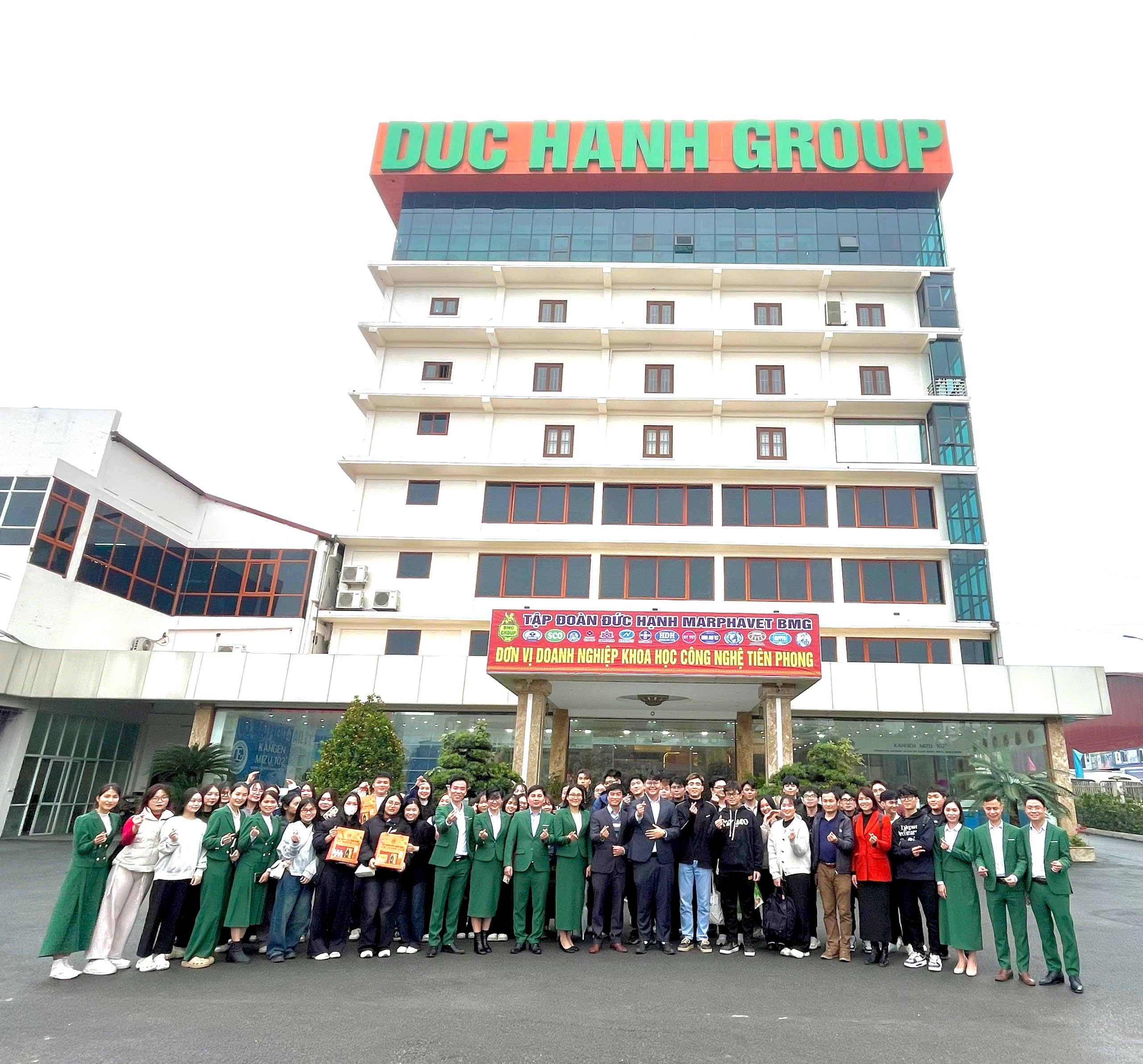 ĐOÀN SINH VIÊN ĐH THỦY LỢI - KHOA CÔNG NGHỆ SINH HỌC ĐẾN THĂM QUAN TT KIỂM NGHIỆM&NGHIÊN CỨU PHÁT TRIỂN CỦA TẬP ĐOÀN ĐỨC HẠNH MARPHAVET - Tập đoàn Đức Hạnh Marphavet BMG - XEVIP.ICU