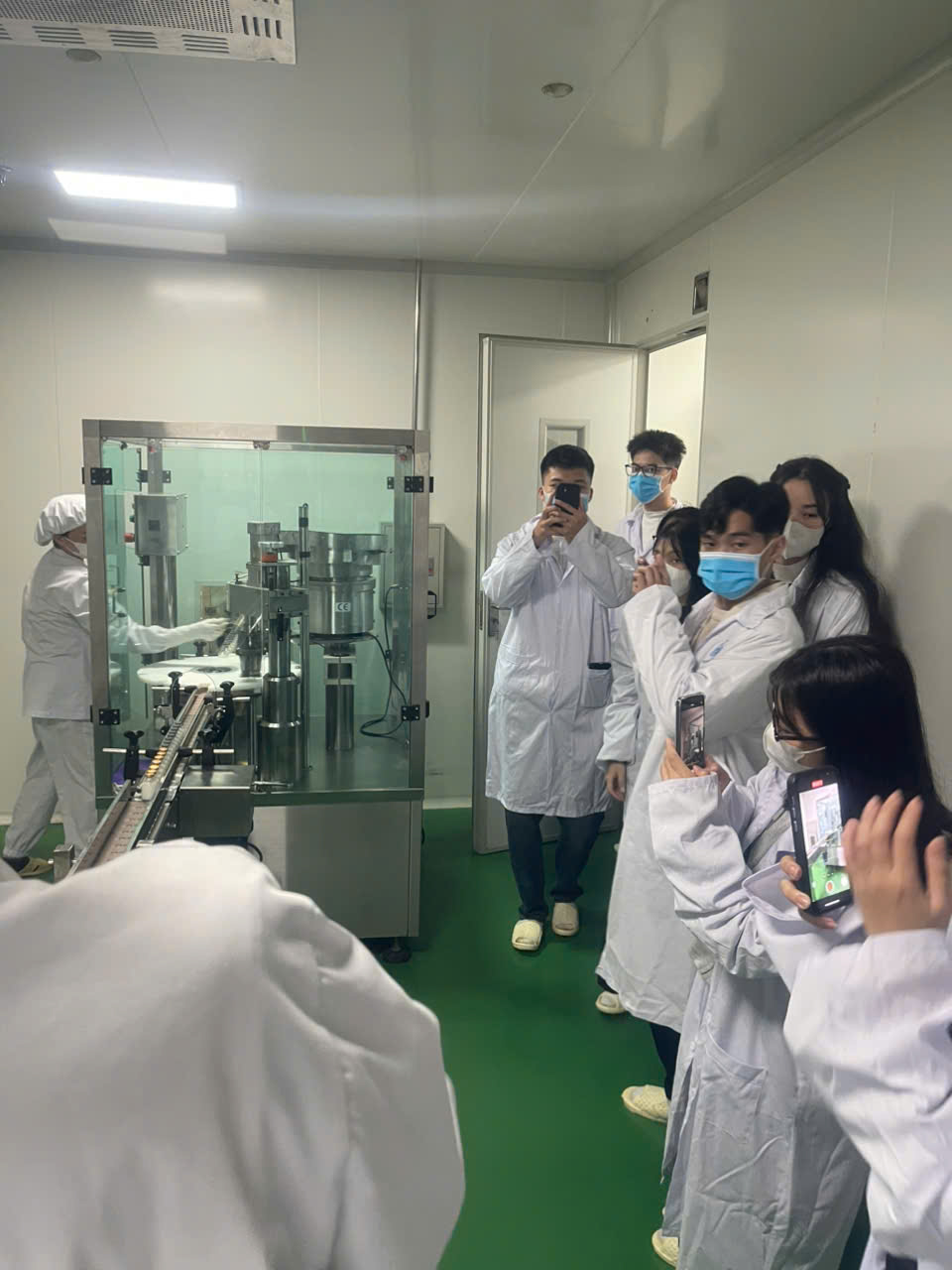 ĐOÀN SINH VIÊN ĐH THỦY LỢI - KHOA CÔNG NGHỆ SINH HỌC ĐẾN THĂM QUAN TT KIỂM NGHIỆM&NGHIÊN CỨU PHÁT TRIỂN CỦA TẬP ĐOÀN ĐỨC HẠNH MARPHAVET - Tập đoàn Đức Hạnh Marphavet BMG - XEVIP.ICU
