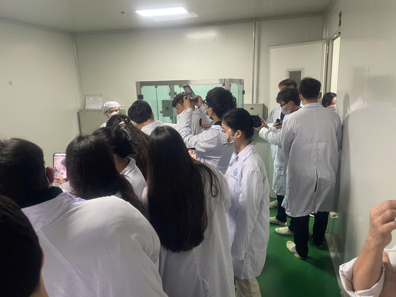 ĐOÀN SINH VIÊN ĐH THỦY LỢI - KHOA CÔNG NGHỆ SINH HỌC ĐẾN THĂM QUAN TT KIỂM NGHIỆM&NGHIÊN CỨU PHÁT TRIỂN CỦA TẬP ĐOÀN ĐỨC HẠNH MARPHAVET - Tập đoàn Đức Hạnh Marphavet BMG - XEVIP.ICU