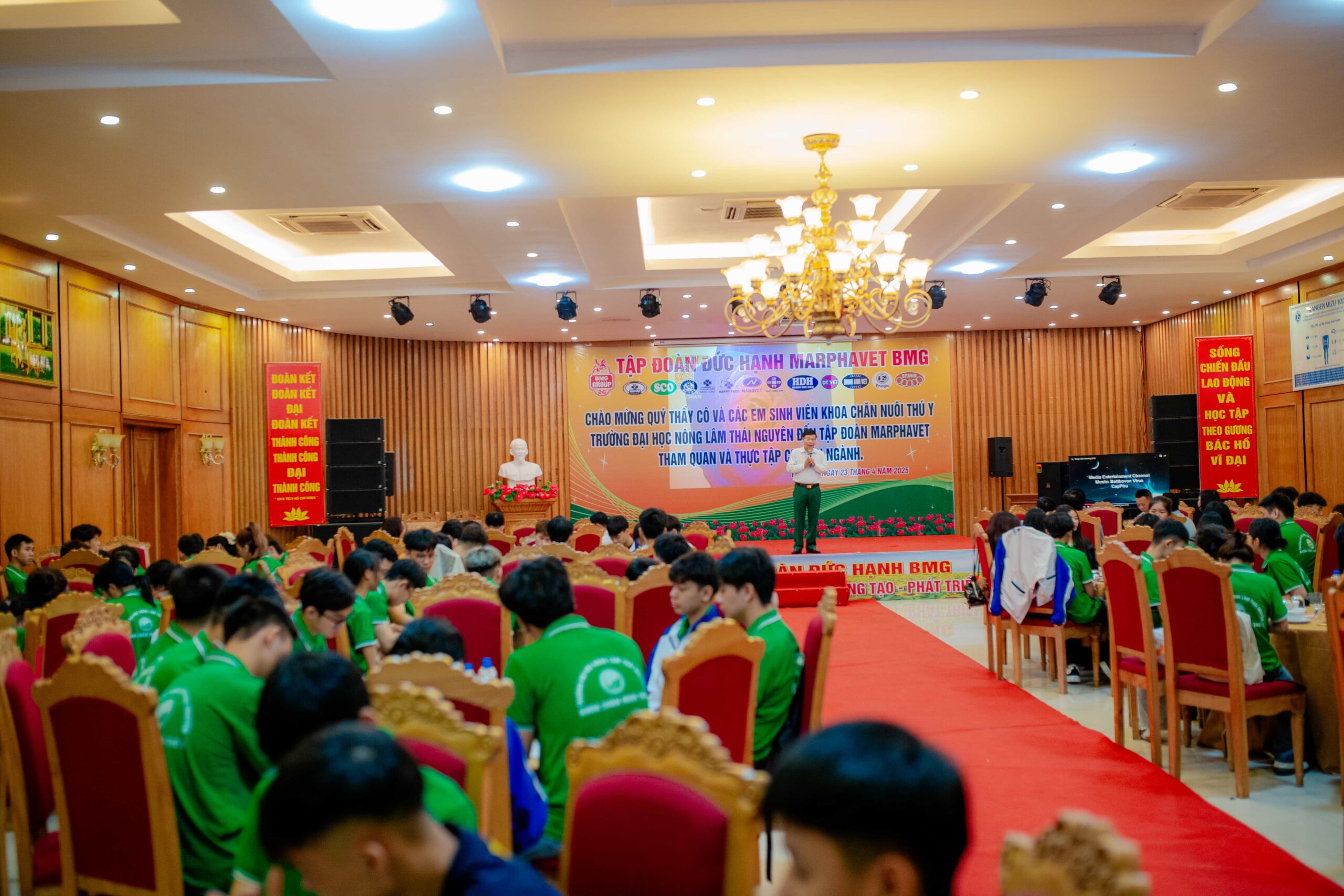 KẾT NỐI DOANH NGHIỆP - TRƯỜNG HỌC: HƠN 160 SINH VIÊN NĂM NHẤT NGÀNH CHĂN NUÔI THÚ Y ĐH NÔNG LÂM THÁI NGUYÊN THAM QUAN TẬP ĐOÀN ĐỨC HẠNH MARPHAVET - BMG - Tập đoàn Đức Hạnh Marphavet BMG - XEVIP.ICU