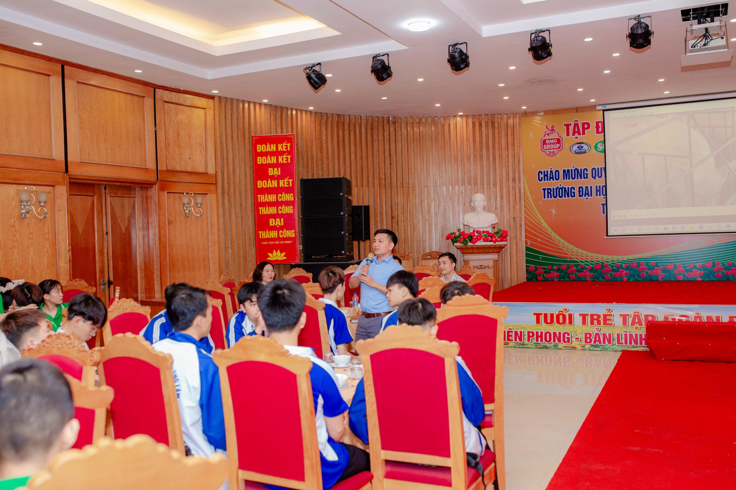 KẾT NỐI DOANH NGHIỆP - TRƯỜNG HỌC: HƠN 160 SINH VIÊN NĂM NHẤT NGÀNH CHĂN NUÔI THÚ Y ĐH NÔNG LÂM THÁI NGUYÊN THAM QUAN TẬP ĐOÀN ĐỨC HẠNH MARPHAVET - BMG - Tập đoàn Đức Hạnh Marphavet BMG - XEVIP.ICU
